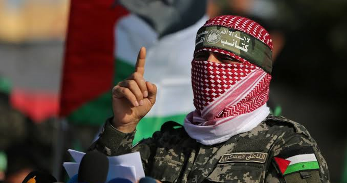 أبو عبيدة يظهر رغم حديث اسرائيل عن تصفيته ويؤكد : المقاومة جاهزة لحرب استنزاف طويلة